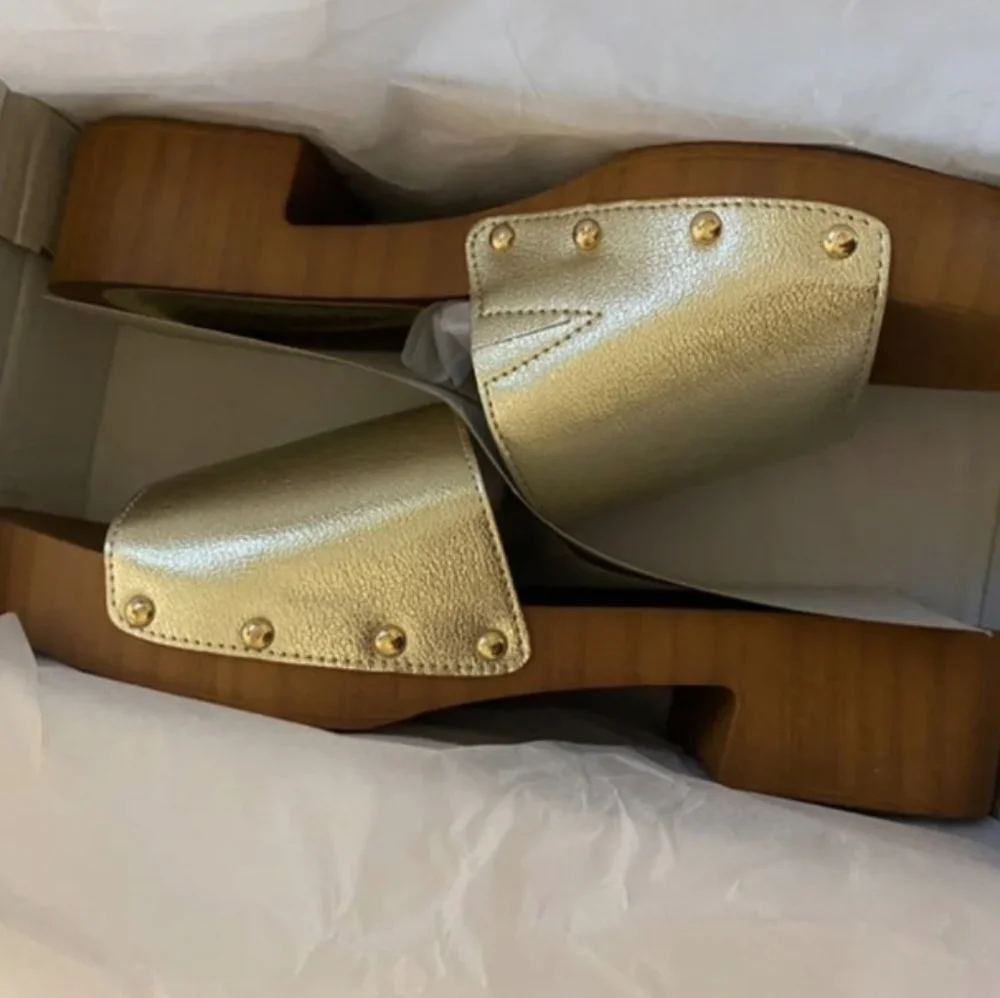 Sandals - Picture 3 of 9